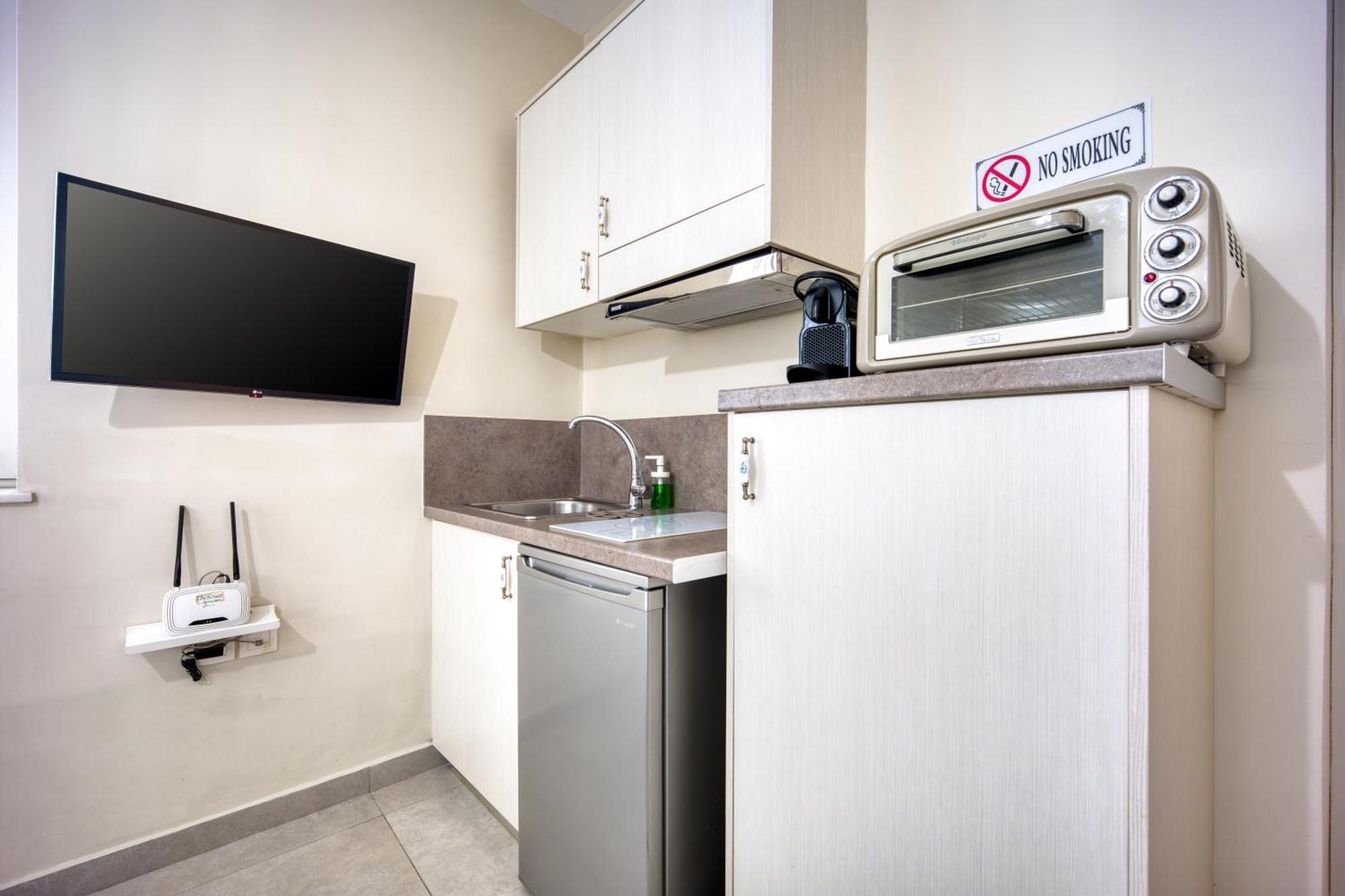 Bentzi...Boutique Apartment 1, Classic Double With Kitchenette, 2 Guests Атина Екстериор снимка